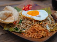 印尼式炒飯-Naughty Nuri’s Phuket