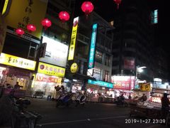 -六合夜市