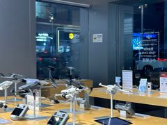 -DJI大疆(深圳华强北曼哈授权体验店)