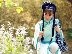 程灵素-九月鹰飞汉服摄影工作室