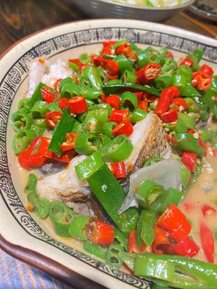 绝味虾霸(嘉福尚江尊品店)-"飞机晚点到比较晚到,同事带到这里,以为是