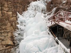 -大平台龙居瀑布旅游区