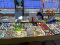 -天空之镜眼镜店蔡司依视路配镜授权零售店(望京颐堤港店)