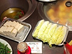 -山河屯铁锅炖· 东北菜·特色鲜鹅锅(开发区一店)
