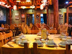 大堂-野山舂·贵州现舂酸汤火锅(鸿通城店)