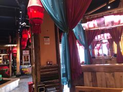 -老滇山寨•云南特色菜•地方菜•民族风情歌舞表演(金碧店)