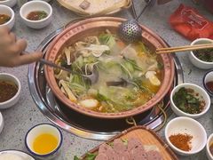 -阿婆情腊排骨火锅(金虹路店)