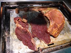 带骨猪扒-阪尚皇·原切牛排·烤肉火锅自助(北京路店)