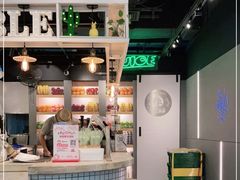 -果之满满鲜榨果汁(美罗城店)