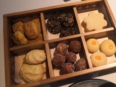 -八府香鸭·啫啫煲(华山路店)