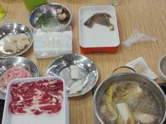 -杨老板·海鲜集市火锅·鲜切牛肉(中防万宝店)