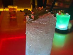 -饮湖威士忌鸡尾酒吧