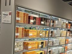 -荟品仓(青浦城市奥莱店)