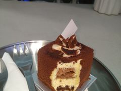 -UNI UNI(环亚凯瑟琳店)