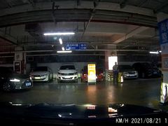 -龙阳广场-地下停车库