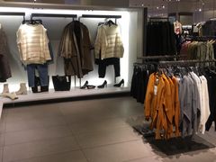 -ZARA(万达广场二七店)