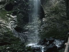 -龙水峡地缝景区