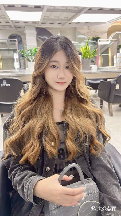苏奇发型·烫发染发(汉沙店)图片