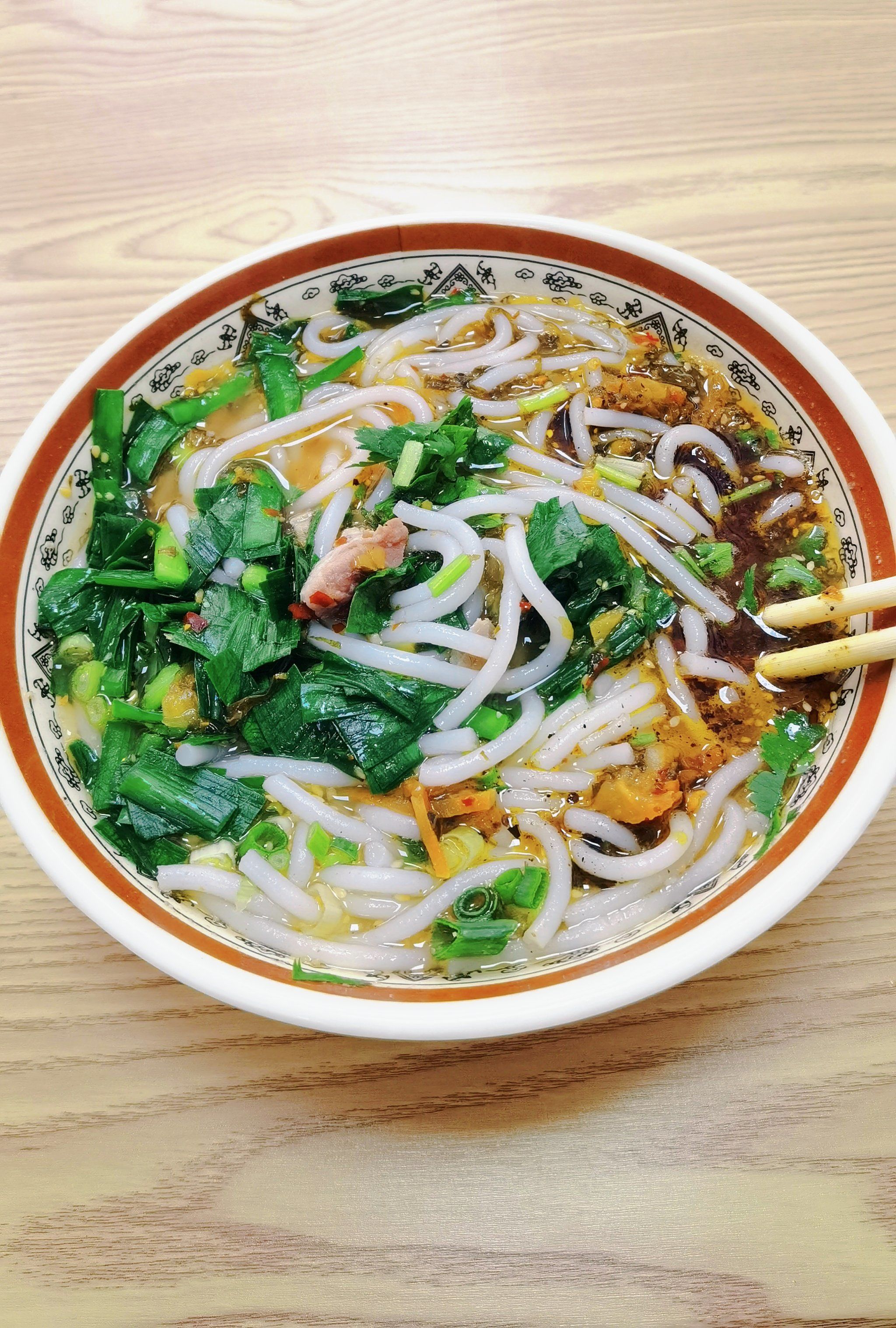 来甩草芽过桥米线啦99