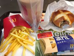 -麦当劳(卫星广场店)