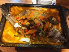 烤深海鲈鱼-路边摊小炉子烧烤