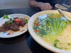 -大头虾越式风味餐厅(光明广场店)