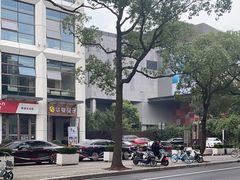 -香港百合居(LCM置汇旭辉广场店)