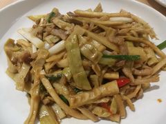 野生笋炒肉-宏状元现熬粥·京味菜(三里河店)