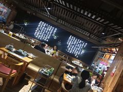 大堂-洪氏嗨捞·广东猪肚鸡·椰子鸡火锅(西咸万象城店)