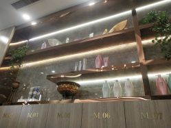 -Meng Lang 梦郎白金店