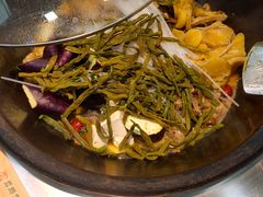 -屯老二农家铁锅炖·行业领军者(梅江店)