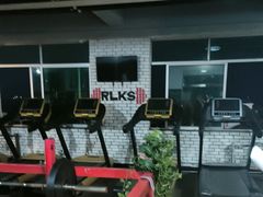 -瑞莱克斯健身俱乐部