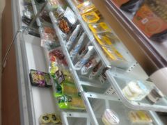 -全家便利店(秀沿路二店)