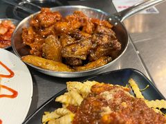 辣肉酱薯条-MI WU FACTORY米屋美食工厂餐厅(绿地店)