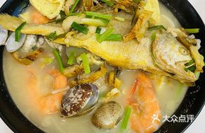 Special Seafood Yellow Croaker Noodles