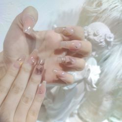 -花岐款式专研健康美甲沙龙