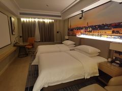 -维也纳国际酒店·长沙世界之窗月湖公园地铁站店