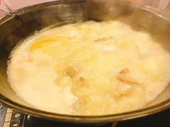 -鲜入围煮花胶鸡海鲜火锅