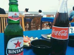 -Lia Cafe
