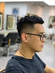-88潮牌造型烫发·染发