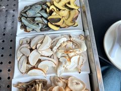-野菌皇海景野生菌火锅(滨海大道店)
