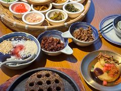 -包整·丝娃娃(一览甲秀楼风景店)