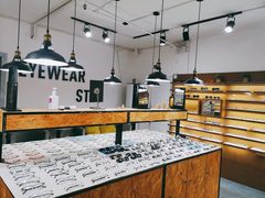-罗伯特眼镜·蔡司官方授权(罗湖国贸店)