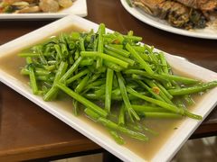 -J Daeng Seafood