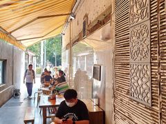 靠窗位-沪西老弄堂面馆(定西路店)