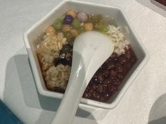-江城小馆陕南妈妈菜·全球旅行餐厅(钟楼店)