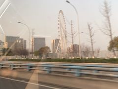 -欧辰国际酒店(重庆欢乐谷轻轨站店)