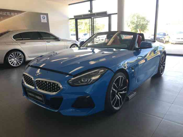 三亚粤宝宝马4s店(天涯店)-"在这里订了一台车,交了定金,限期内没有找