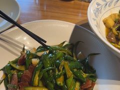 -头上红煨盐鸡·非遗院子餐厅