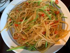 香菜酸辣土豆丝-上名堂·鱼头好吃(体育场路店)